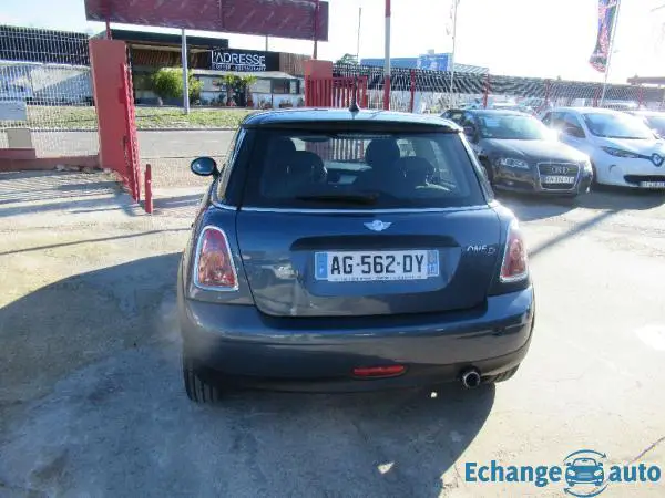 MINI ONE D 1.6L  90ch Pack Salt