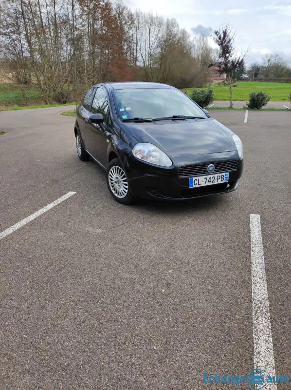 Fiat grande punto 3 83000km très bonne état