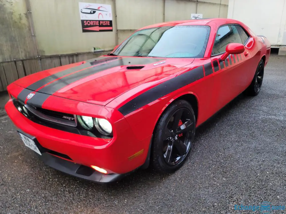 Dodge challenger srt8