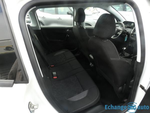 PEUGEOT 2008 BlueHDi 100 SetS BVM6 Active Business