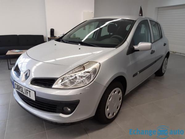 Renault Clio III 5P DYNAMIQUE 1.5 DCI 70 CV