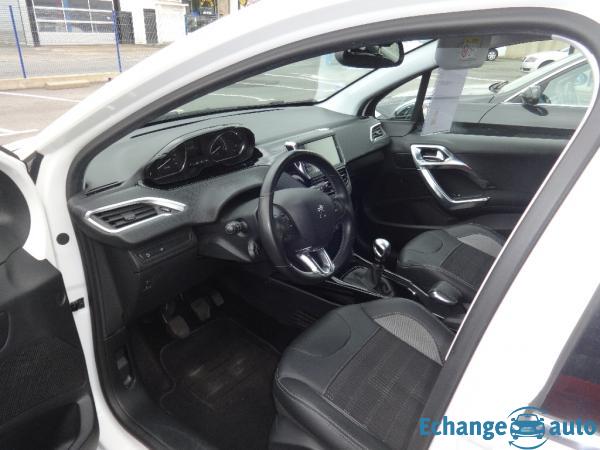 PEUGEOT 2008 1.6 HDI 120 Allure