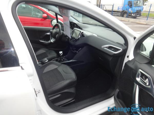 PEUGEOT 2008 1.6 HDI 120 Allure