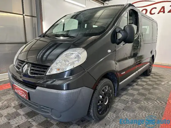 RENAULT TRAFIC PASSENGER L1H1 2.0 dCi 115 Expression +ATTELAGE