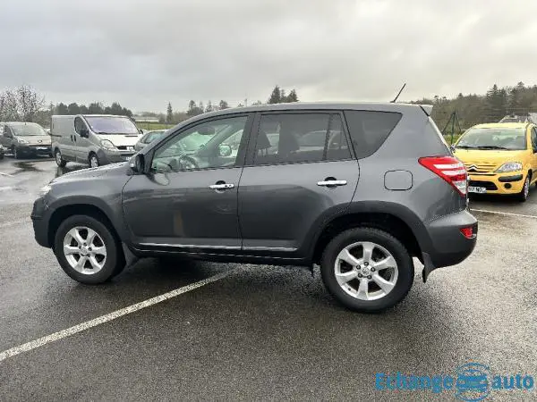 TOYOTA RAV4 2.2 L 150 D-4D 2WD Lounge 