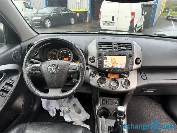 TOYOTA RAV4 2.2 L 150 D-4D 2WD Lounge 