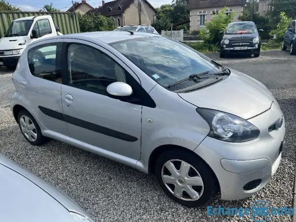 TOYOTA AYGO 1.0 VVT-i 68ch Confort