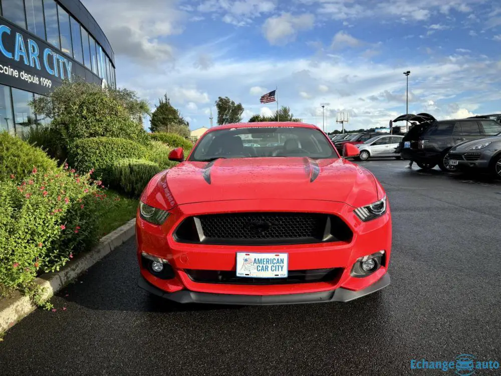 FORD MUSTANG