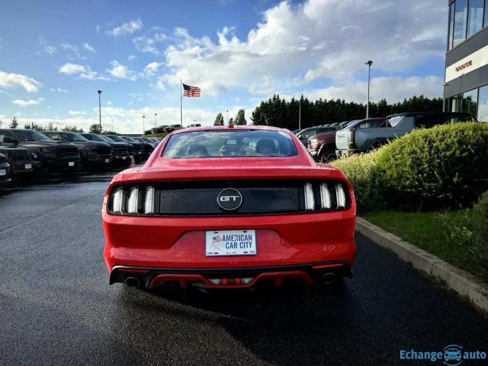 FORD MUSTANG