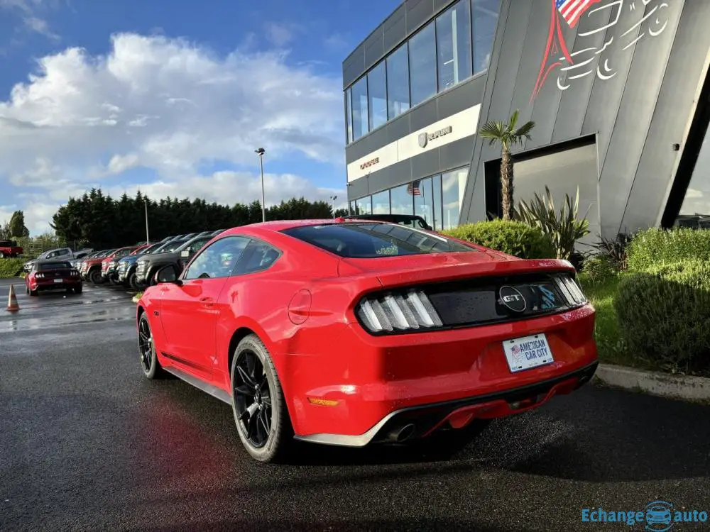 FORD MUSTANG