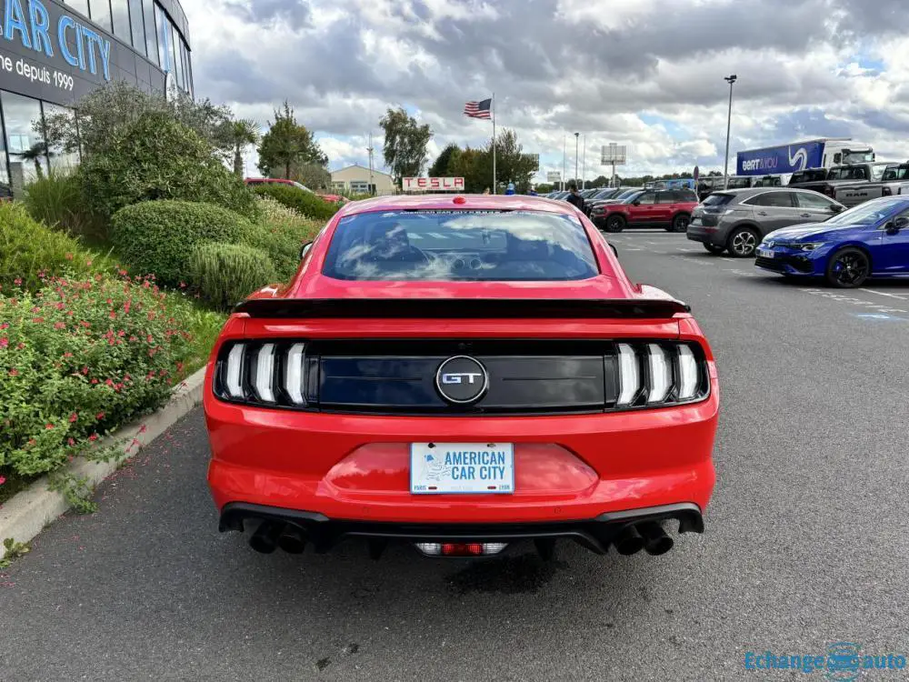 FORD MUSTANG