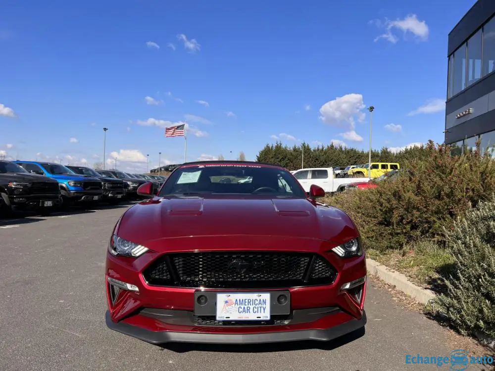 FORD MUSTANG