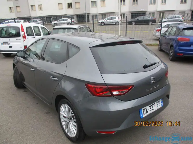 SEAT LEON