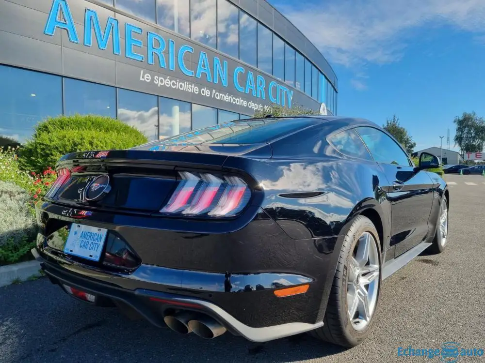 FORD MUSTANG