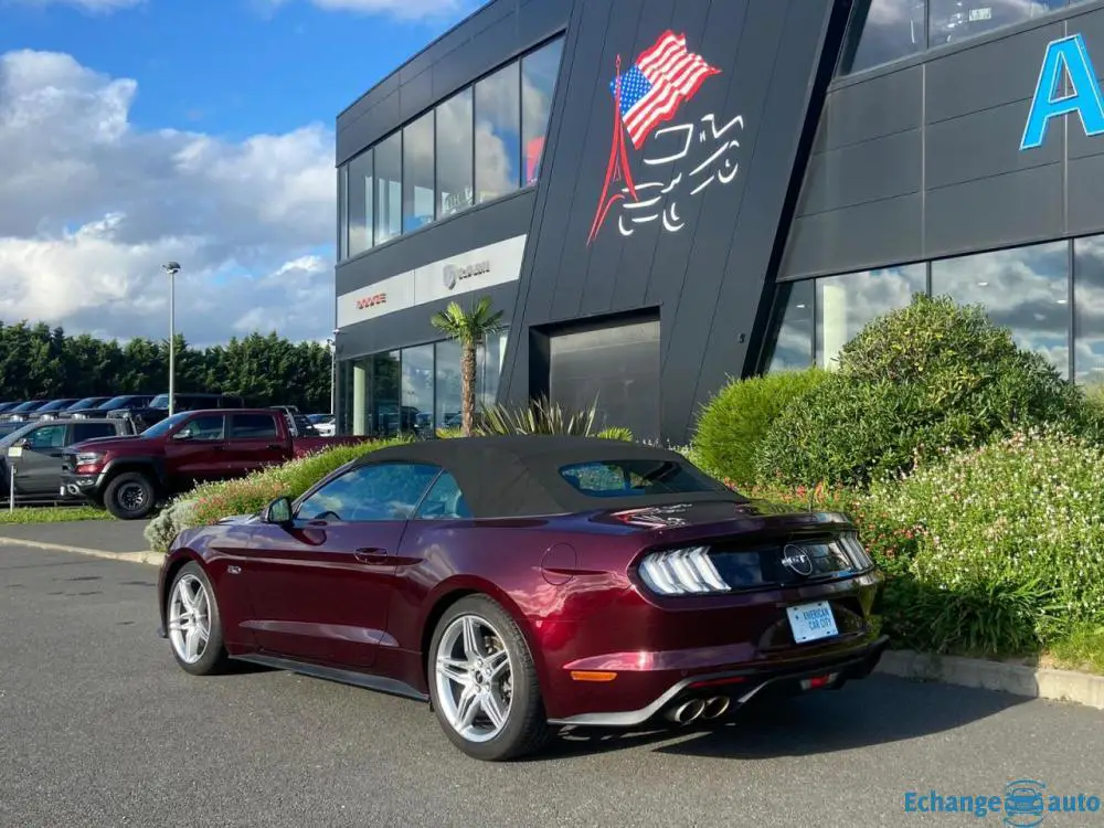 FORD MUSTANG