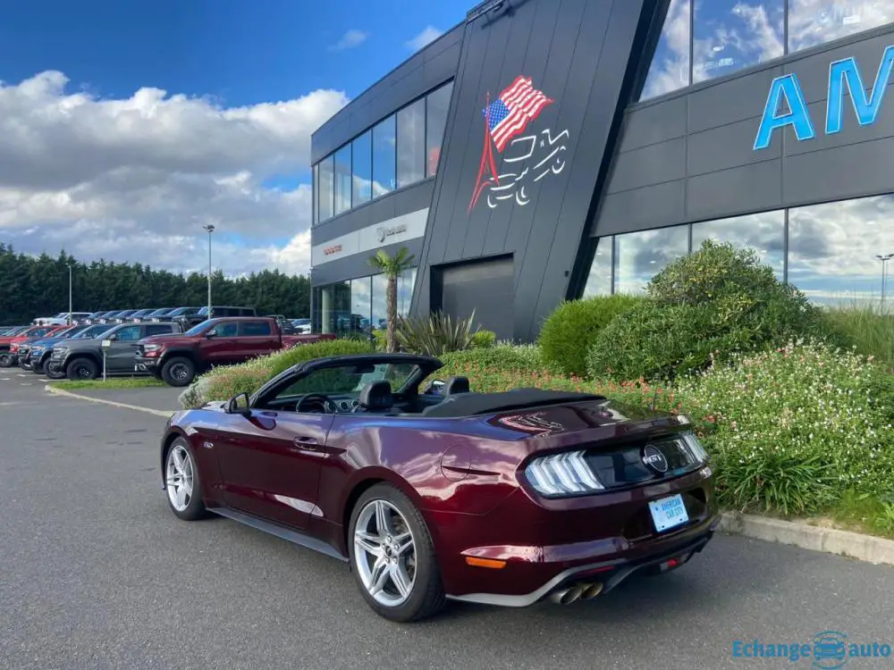 FORD MUSTANG