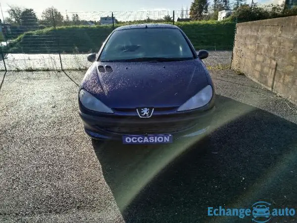 PEUGEOT 206  1.1i XR Présence 