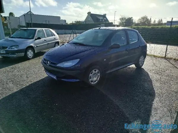 PEUGEOT 206  1.1i XR Présence 