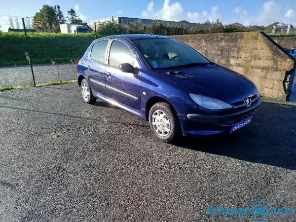 PEUGEOT 206  1.1i XR Présence 