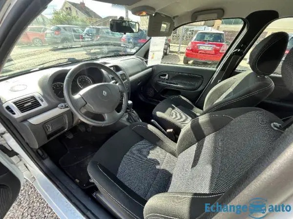 RENAULT CLIO II 1.2i 75ch Campus ByeBye Pack Clim