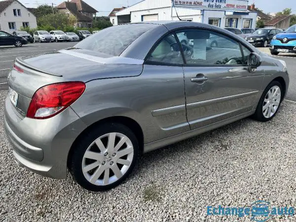 PEUGEOT 207 CC 1.6 HDI 112 Féline