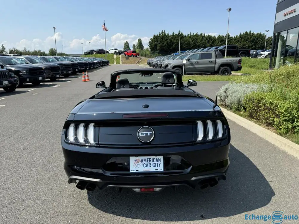 FORD MUSTANG