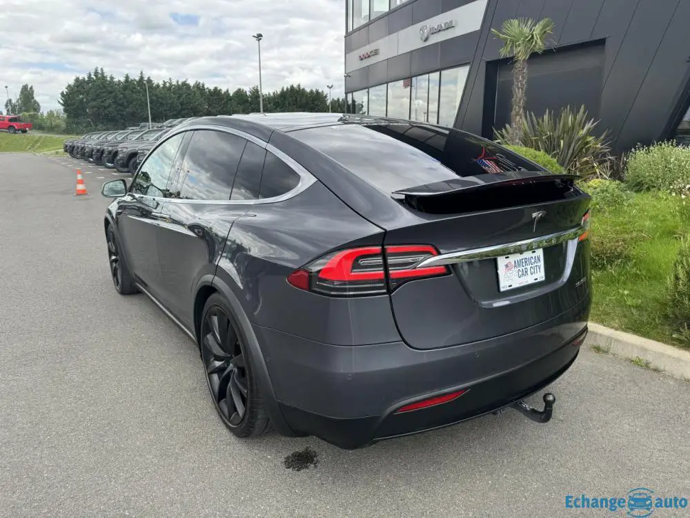 TESLA MODEL X