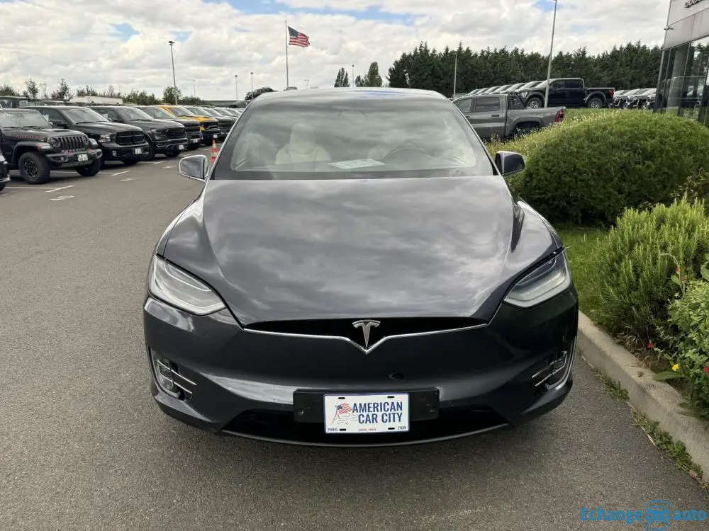 TESLA MODEL X