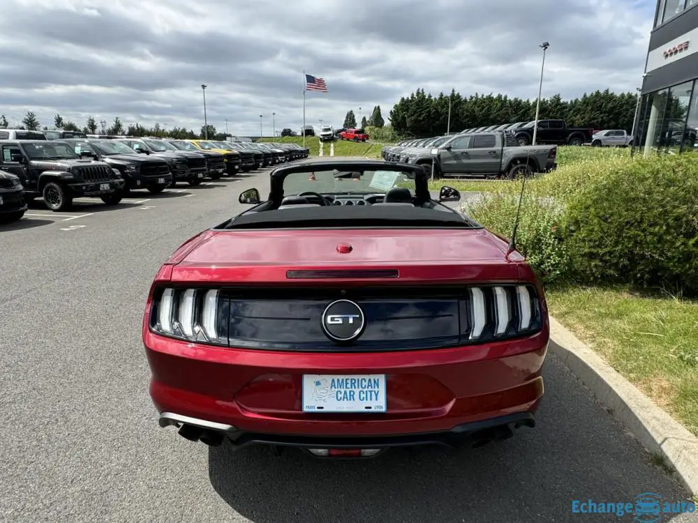 FORD MUSTANG