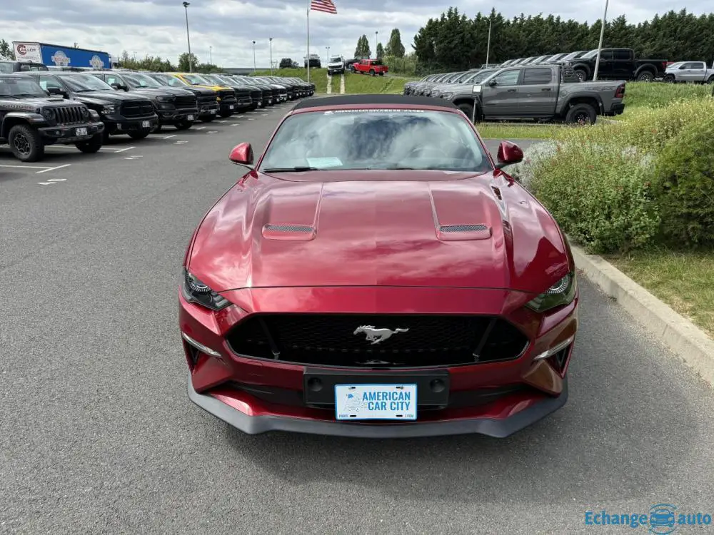 FORD MUSTANG