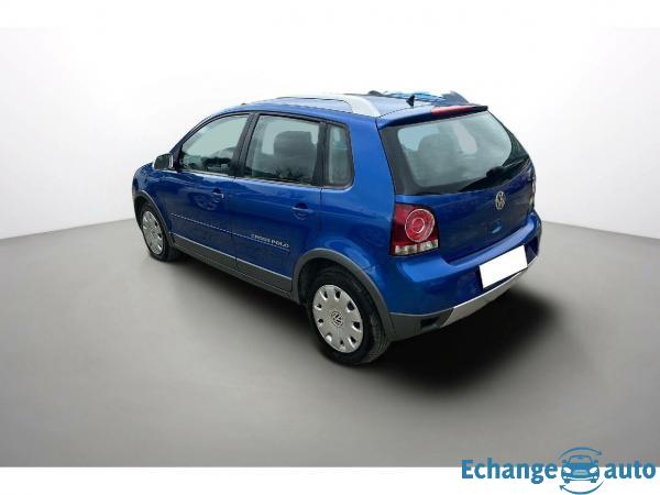 VOLKSWAGEN POLO 1.4 CrossPolo 16S 75 Sport BVA