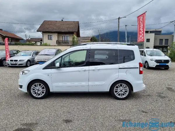 FORD TOURNEO COURIER 1.6 TDCi 95 Titanium 5 Places