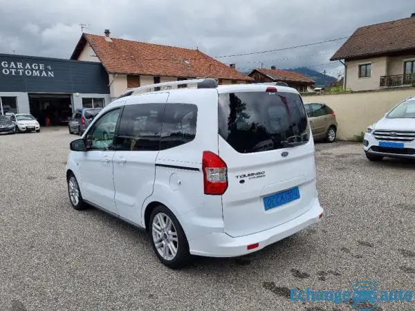 FORD TOURNEO COURIER 1.6 TDCi 95 Titanium 5 Places