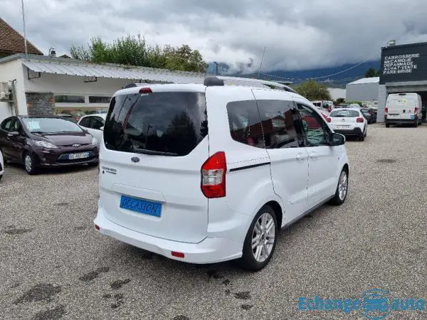 FORD TOURNEO COURIER 1.6 TDCi 95 Titanium 5 Places