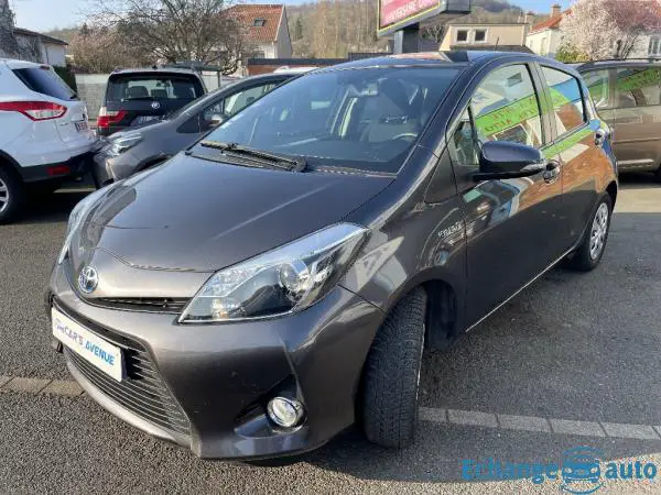 TOYOTA YARIS HYBRID  100h Dynamic