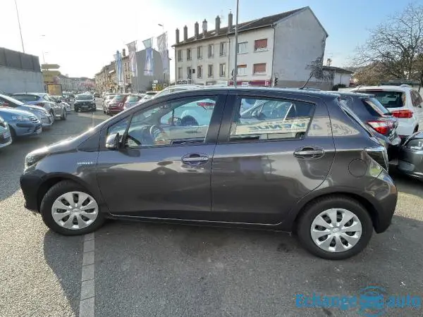 TOYOTA YARIS HYBRID  100h Dynamic