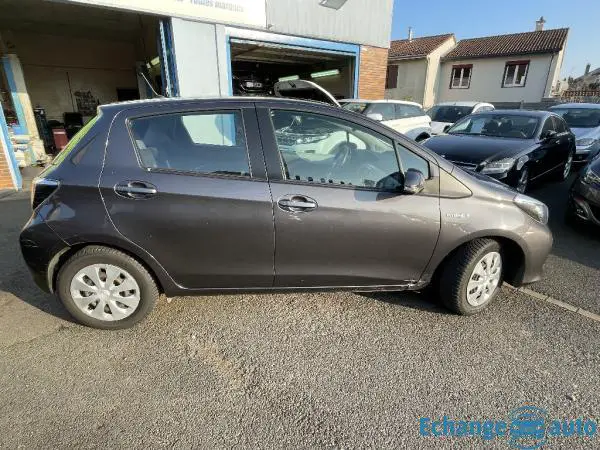 TOYOTA YARIS HYBRID  100h Dynamic