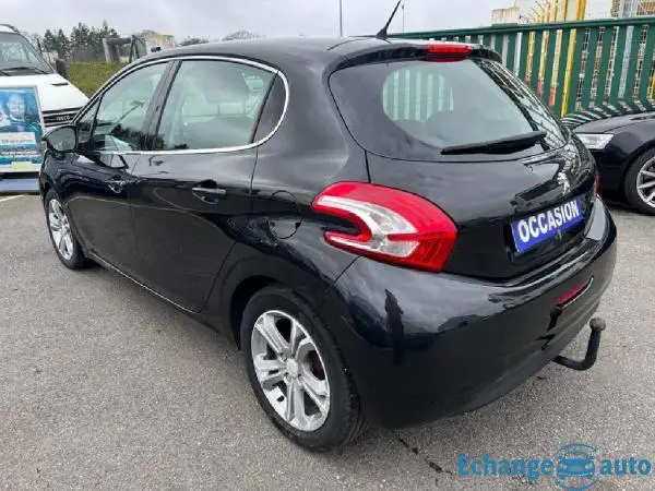 PEUGEOT 208 1.4 HDi 68ch BVM5 Allure