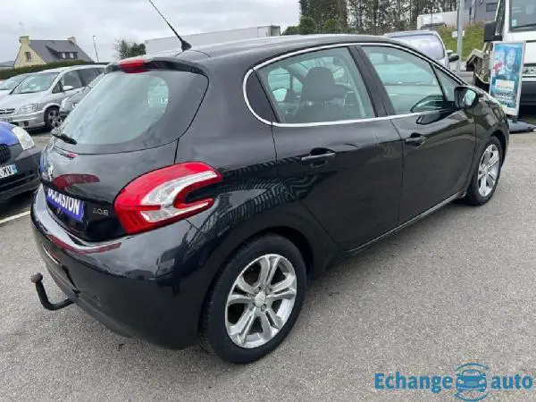 PEUGEOT 208 1.4 HDi 68ch BVM5 Allure