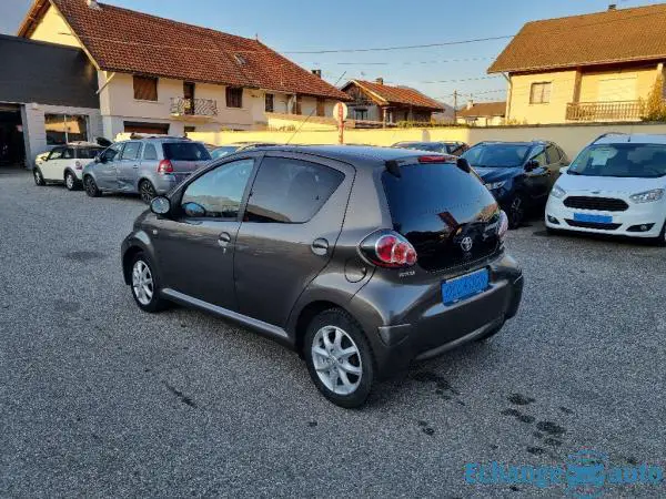 TOYOTA AYGO 1.0 VVT-i Active clim