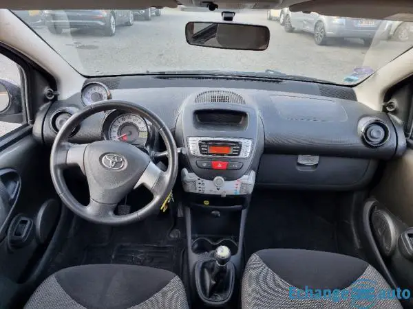 TOYOTA AYGO 1.0 VVT-i Active clim