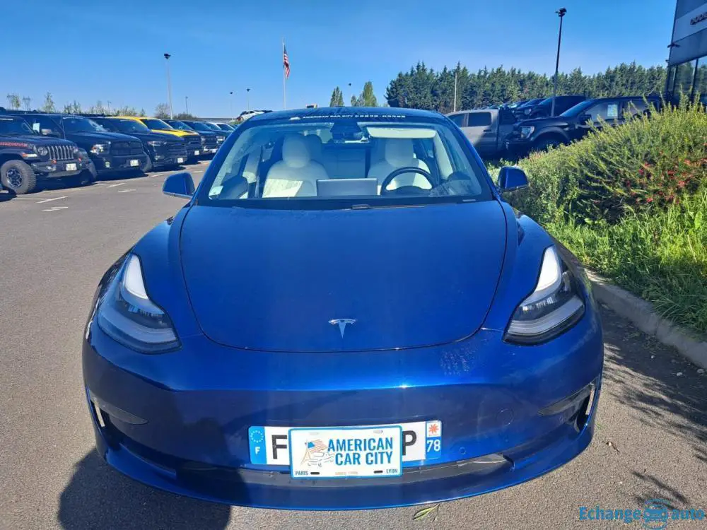 TESLA MODEL 3