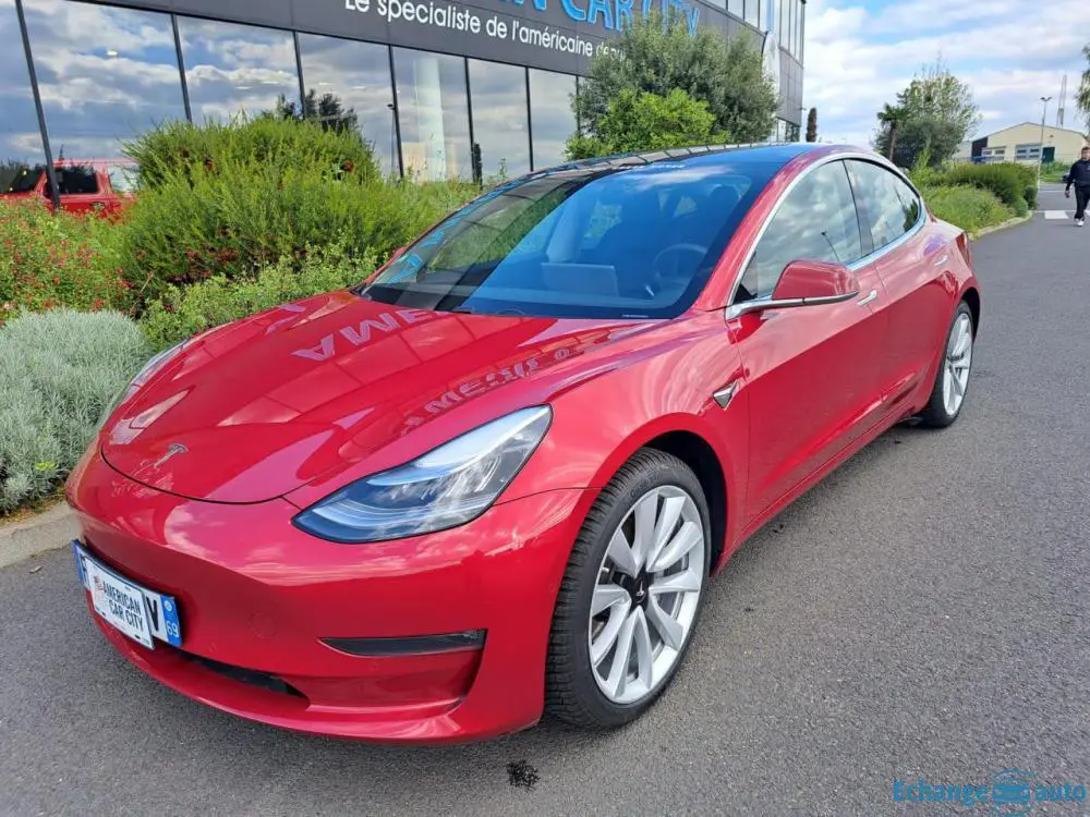 TESLA MODEL 3