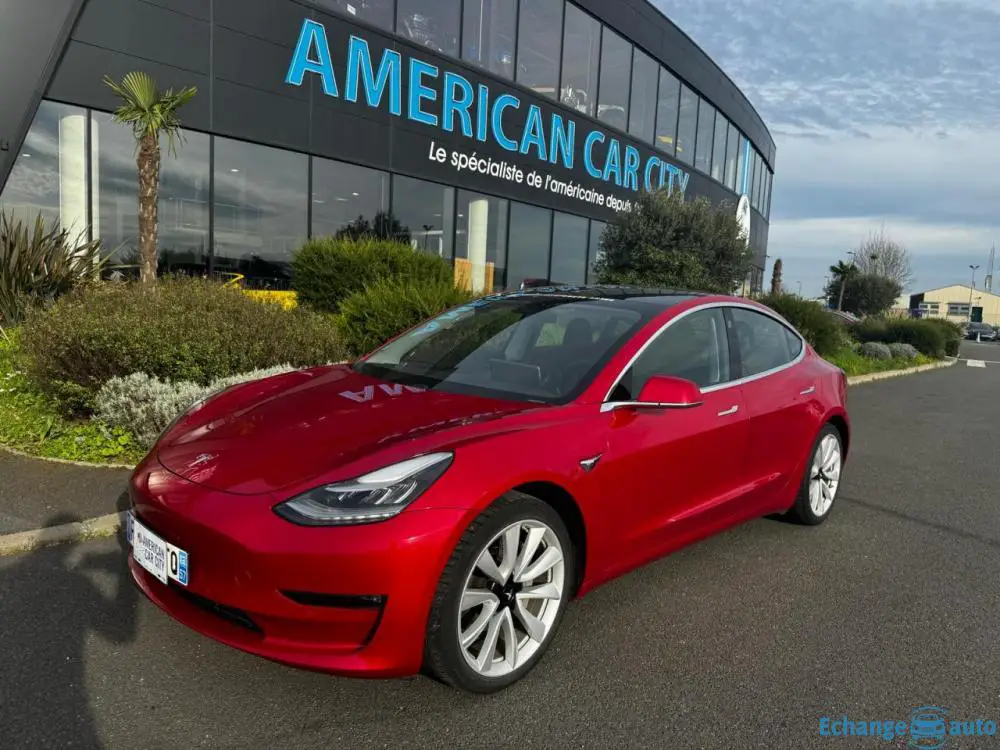 TESLA MODEL 3