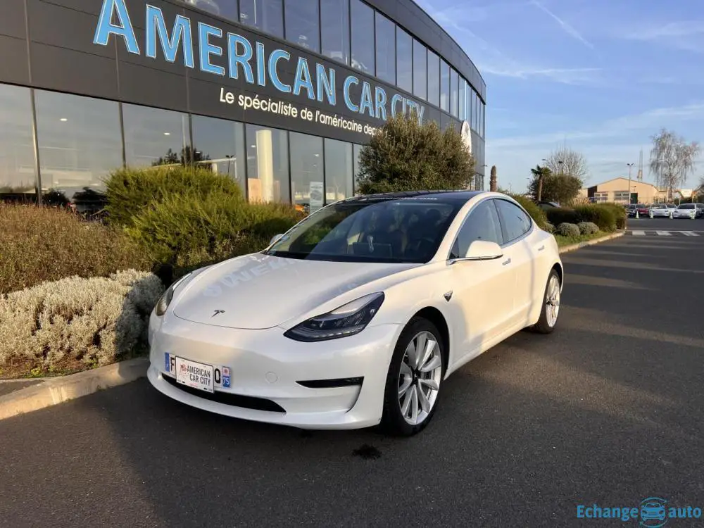 TESLA MODEL 3