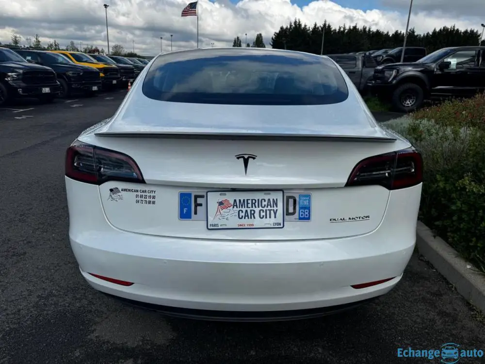 TESLA MODEL 3