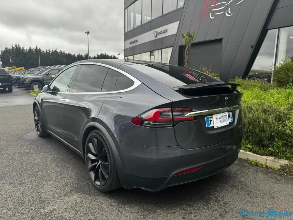 TESLA MODEL X