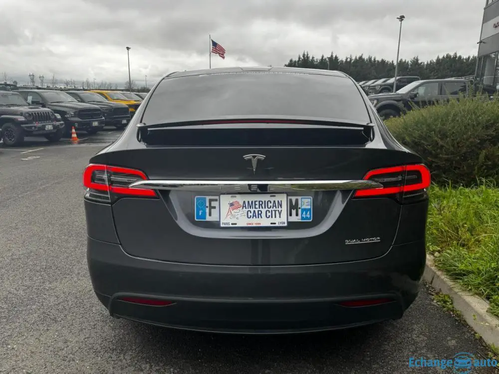 TESLA MODEL X