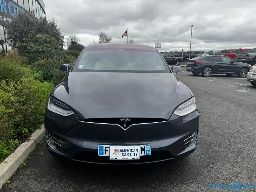 TESLA MODEL X