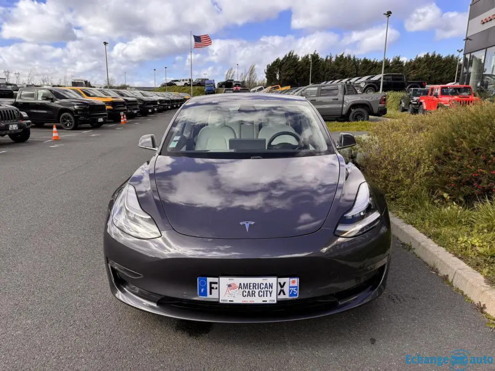 TESLA MODEL 3